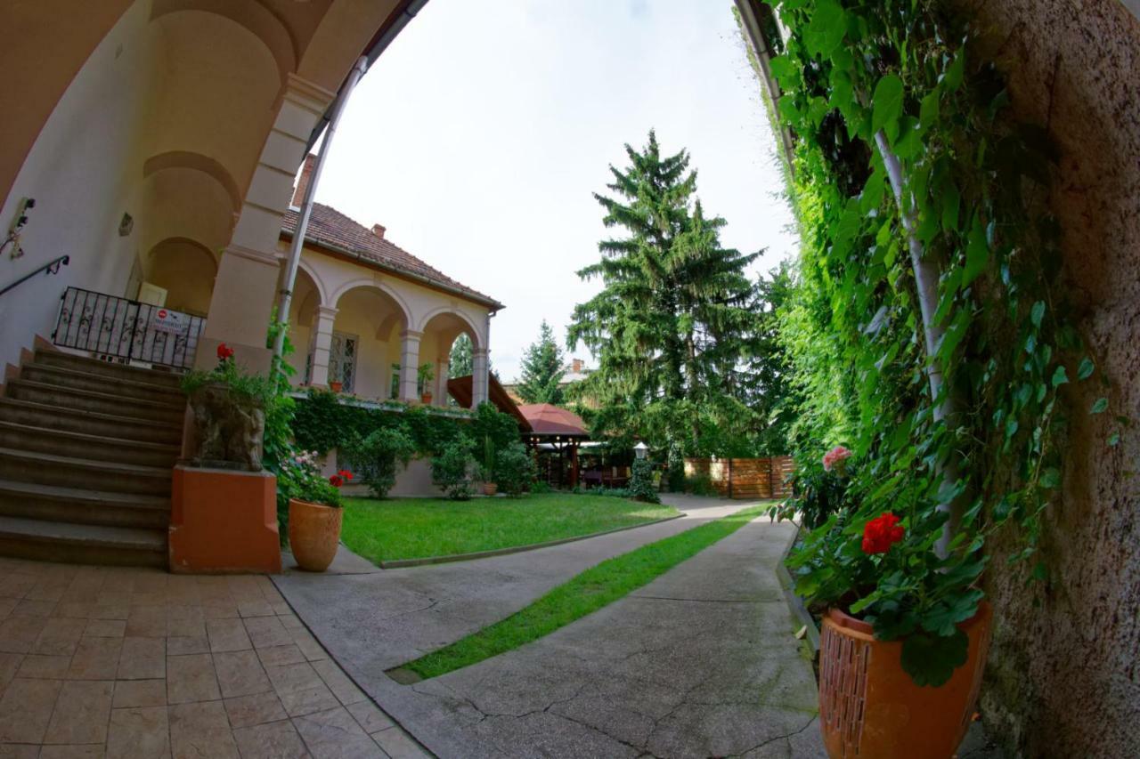 Rakoczi Guesthouse Мишкольц Экстерьер фото
